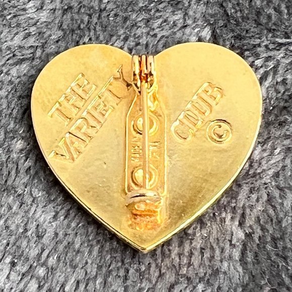 The Variety Club Peace Dove Gold Tone Heart Pin Brooch Signed - Picture 4 of 4